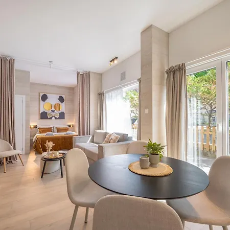 Nanostudio アパート *